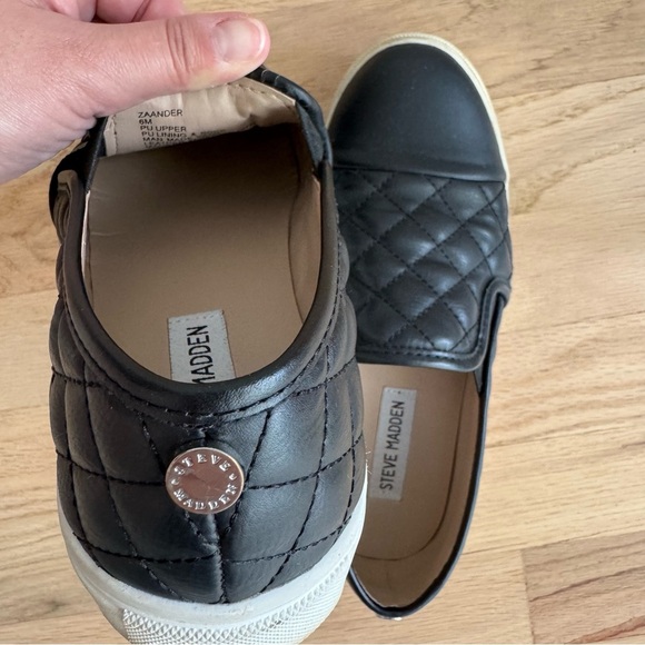 Steve Madden Women's Black Quilted Slip-On Shoes size 6 - Picture 4 of 5